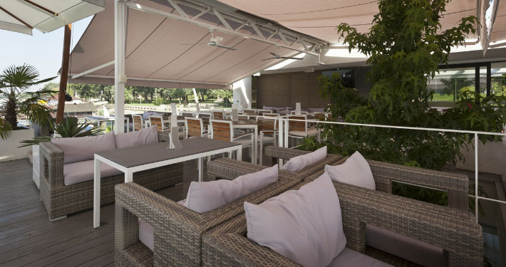 Leere Gastronomie-Terrasse unter Schrimen, in hellem Grau gehalten und modern gestaltet